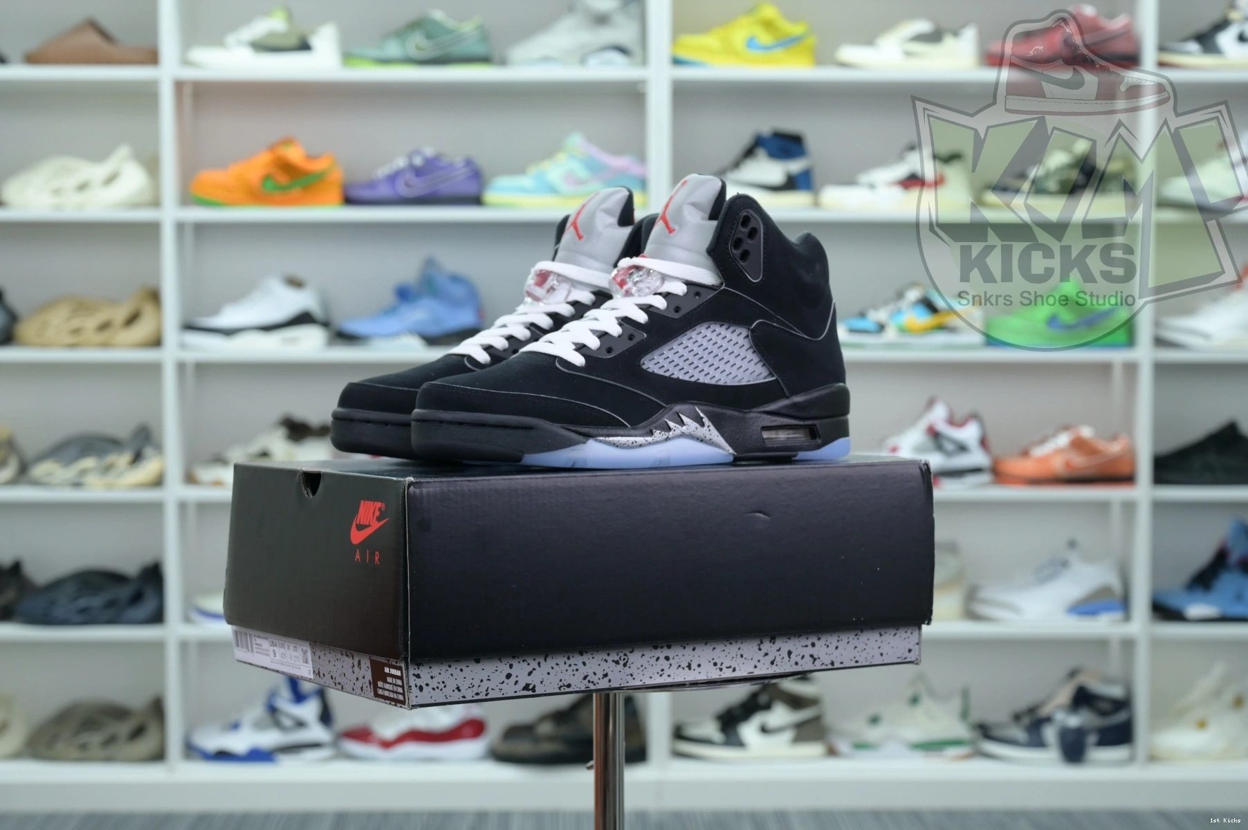 5“BLACK Kimikick Jordan 1856 REIMAGINED” Jordan AllSeason METALLIC Air 0113